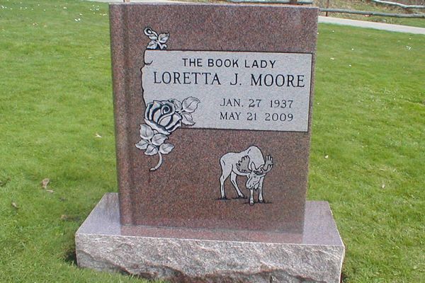 moore-loretta-completed-in-cemetery57A41204-6E22-BBF7-AA37-4C1BA8306A5E.jpg