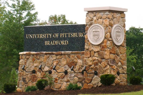tv-univ-of-pitt-sign-by-steve06A22F23-7332-890C-8858-114446229F17.jpg